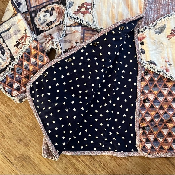 Handmade Patchwork Jacket, wolves & bears, Sz L-XL - Picture 5 of 6